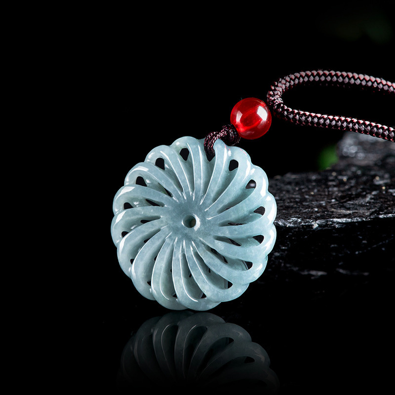 Necklaces - قلادة زهرة من اليشم البورمي، إكسسوارات