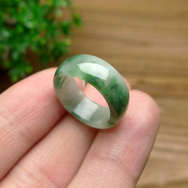 خاتم اليشم الأخضر الأحجار الكر - مراجعة Rings وسعره