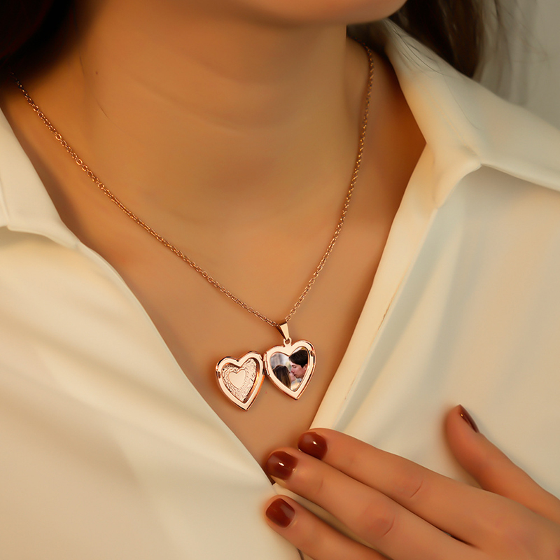 قلادة مخصصة بصورة ونص حسب الطل - مراجعة Heart Locket Necklace Photo وسعره