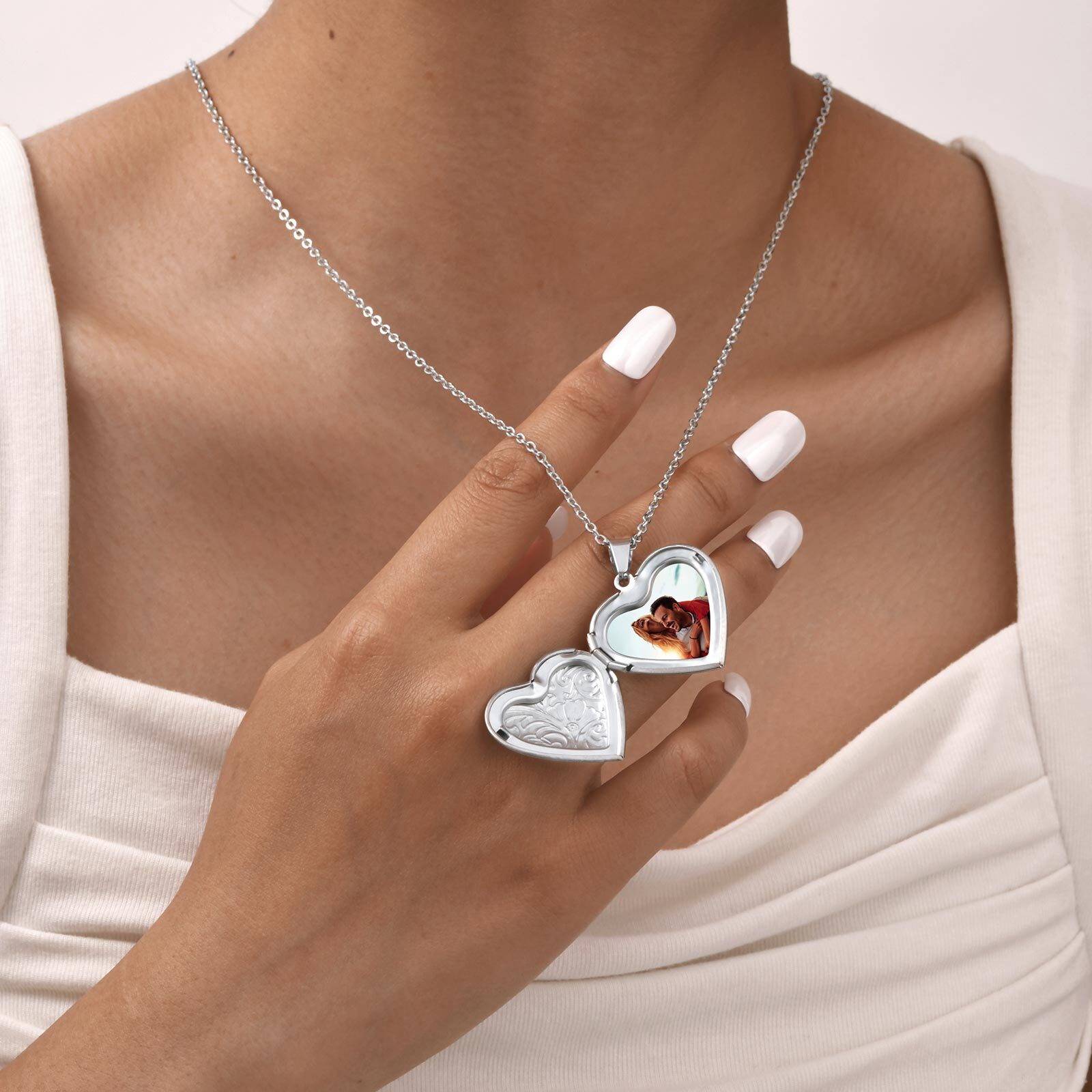 Vnox داينتي القلب صور قلادة ال - مراجعة Heart Locket Necklace Photo وسعره