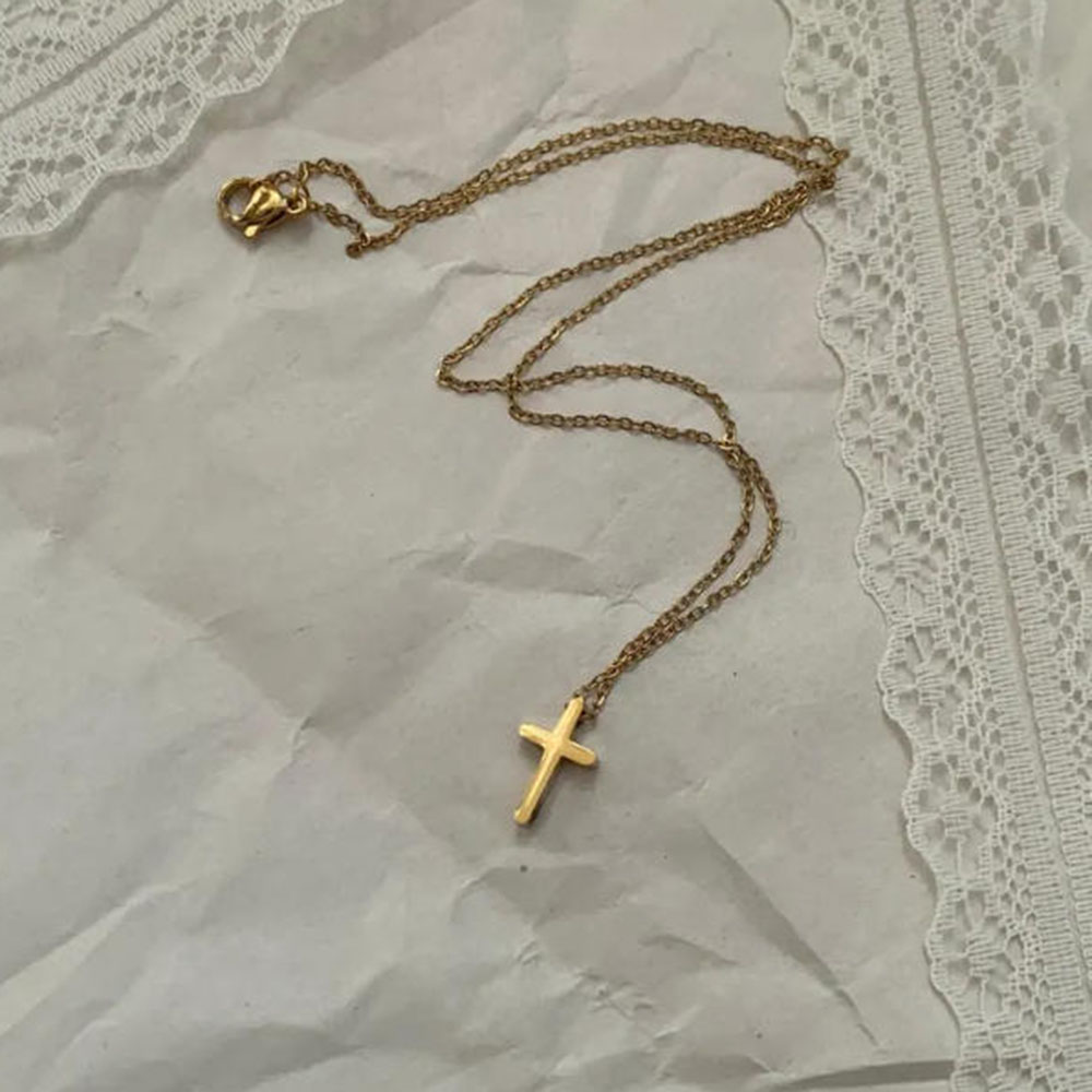 قلادة ذهبية رائعة على شكل صليب - مراجعة Cross Pendant Necklace Gold وسعره